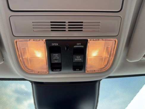 Used 2025 Honda Odyssey Touring image 28