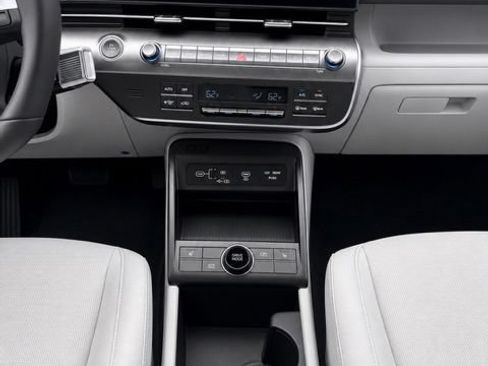Used 2025 Hyundai Kona SEL FWD image 22