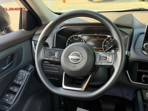 Used 2023 Nissan Rogue S AWD/4WD image 14