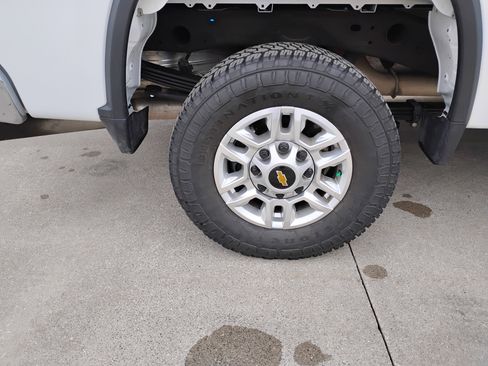 Used 2025 Chevrolet Silverado 2500 LT w/ Convenience Package image 25