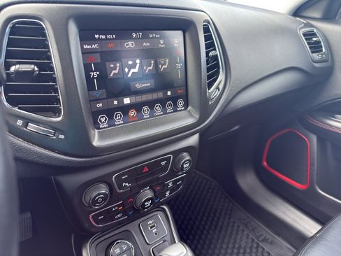 Used 2019 Jeep Compass Trailhawk w/ Leather Interior Group AWD/4WD image 21