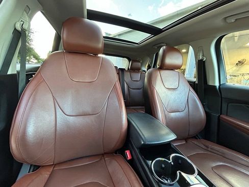 Used 2018 Ford Edge Titanium w/ Equipment Group 302A AWD/4WD image 30