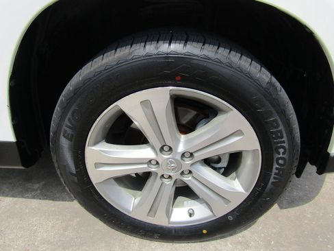 Used 2013 Toyota Highlander Limited image 7