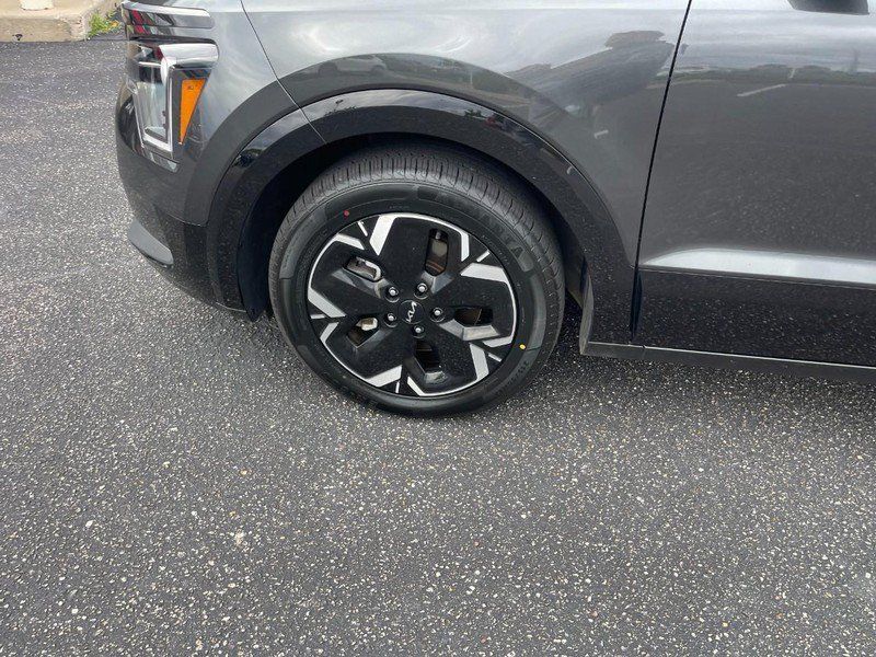 Used 2023 Kia Niro Wind w/ Wind Preserve Package FWD image 6