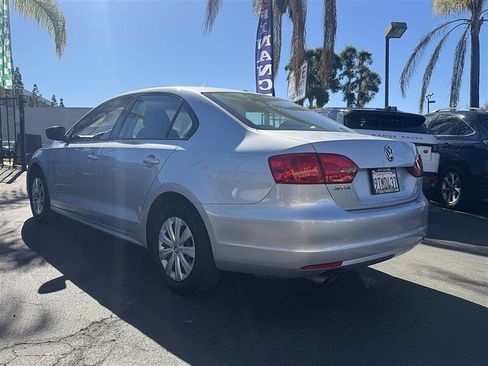 Used 2012 Volkswagen Jetta Sedan FWD image 12