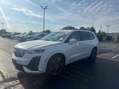 Used 2024 Cadillac XT6 Sport w/ Technology Package AWD/4WD image 3