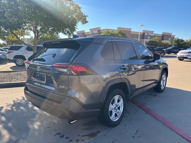 Used 2020 Toyota RAV4 XLE FWD image 5