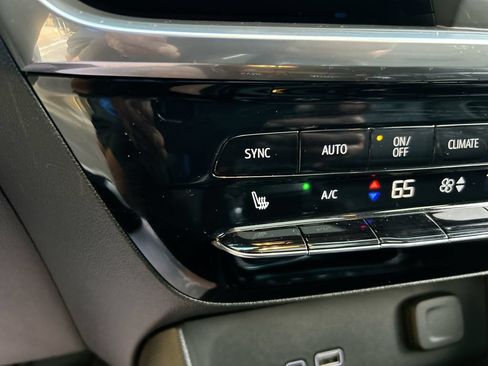 Used 2024 Buick Encore GX Avenir w/ Avenir Convenience Package AWD/4WD image 32