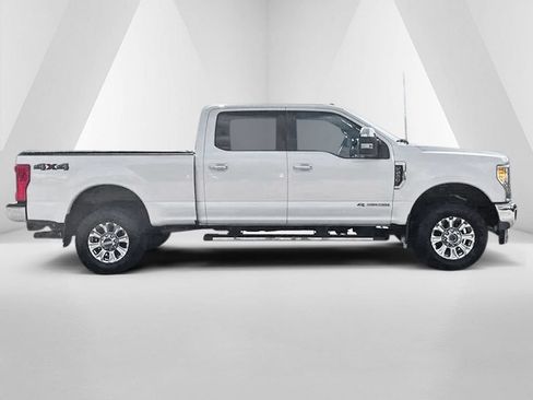 Used 2017 Ford F250 Lariat w/ Chrome Package AWD/4WD image 9