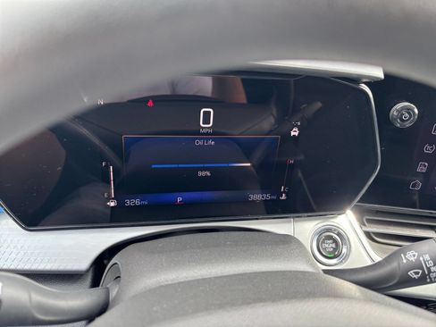 Used 2025 Chevrolet Trax LT FWD image 37