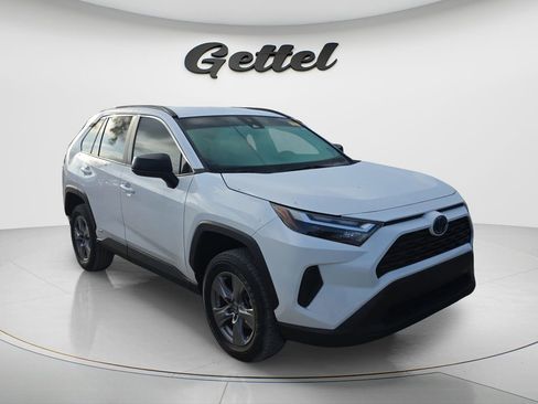 Used 2024 Toyota RAV4 LE AWD/4WD image 2