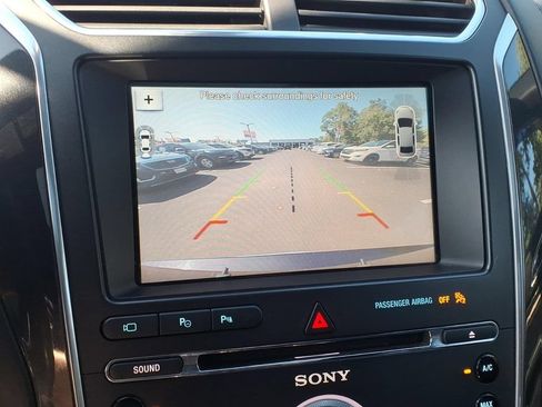 Used 2017 Ford Explorer Platinum AWD/4WD image 11