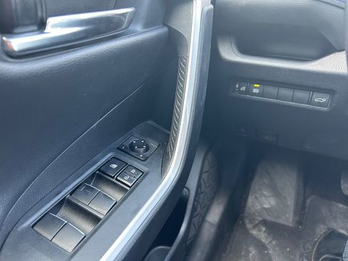 Used 2020 Toyota RAV4 XSE AWD/4WD image 18