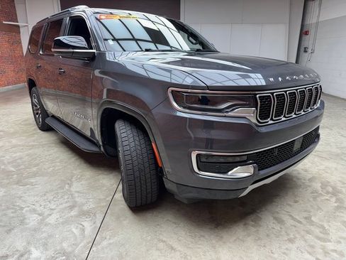 Used 2024 Jeep Wagoneer Series II w/ Flexible Seating Group image 7