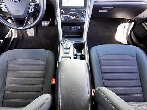 Used 2019 Ford Fusion SE FWD image 25