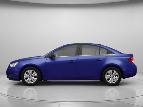 Used 2012 Chevrolet Cruze LS w/ Connectivity Package FWD image 2