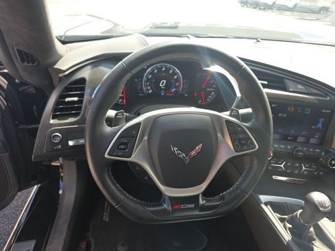 Used 2015 Chevrolet Corvette Z06 w/ 3LZ Preferred Equipment Group image 17