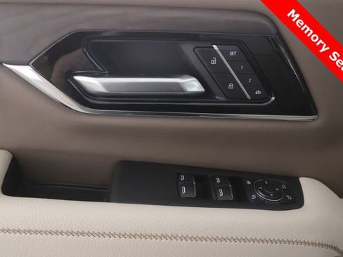 Used 2026 GMC Yukon Denali w/ Denali Reserve Package AWD/4WD image 21