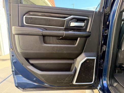 Used 2022 RAM 2500 Laramie w/ Night Edition image 29