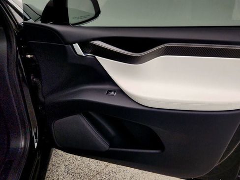 Used 2018 Tesla Model X P100D image 31