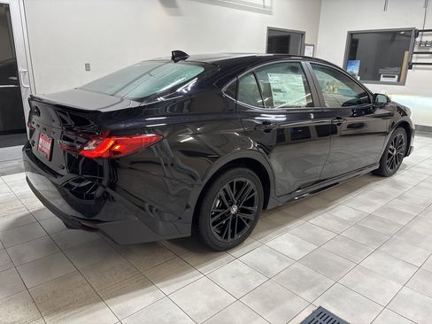 New 2026 Toyota Camry SE image 4