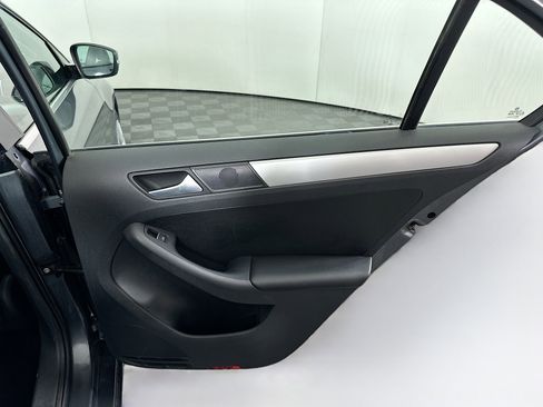 Used 2013 Volkswagen Jetta SE image 26