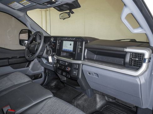Certified 2024 Ford F250 XL w/ 360-Degree Camera Package AWD/4WD image 35