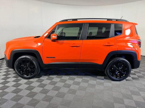 Used 2017 Jeep Renegade Altitude image 9