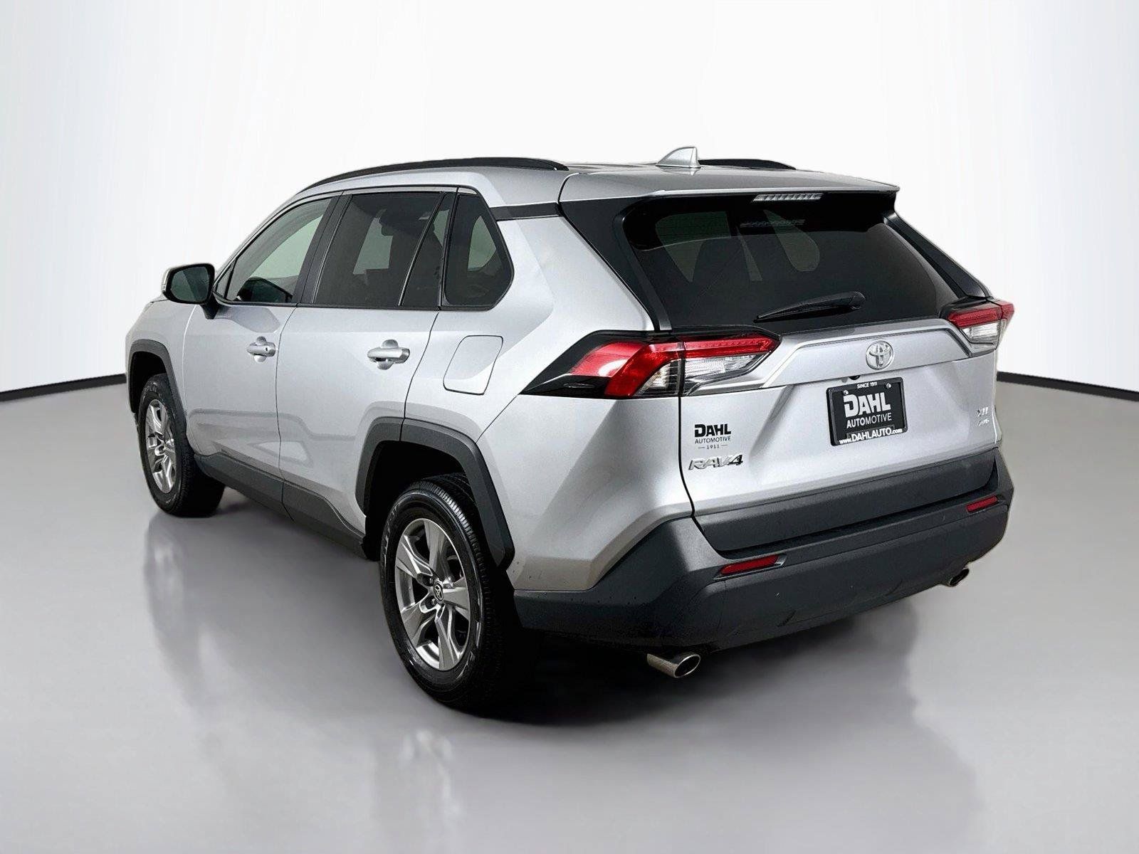 Used 2025 Toyota RAV4 XLE AWD/4WD image 10
