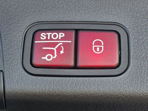 Used 2023 Mercedes-Benz EQB 300 4MATIC image 24
