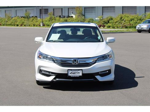 Used 2017 Honda Accord EX-L image 5