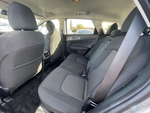 Used 2025 Kia Sportage LX image 24
