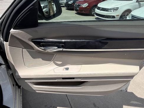 Used 2009 BMW 750Li RWD image 39