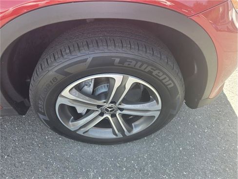 Used 2017 Mercedes-Benz GLC 300 4MATIC image 10