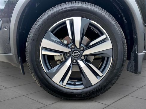 Used 2022 Nissan Rogue Platinum w/ Head-Up Display Package image 11