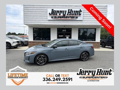 Used 2024 Nissan Sentra SR FWD image 1