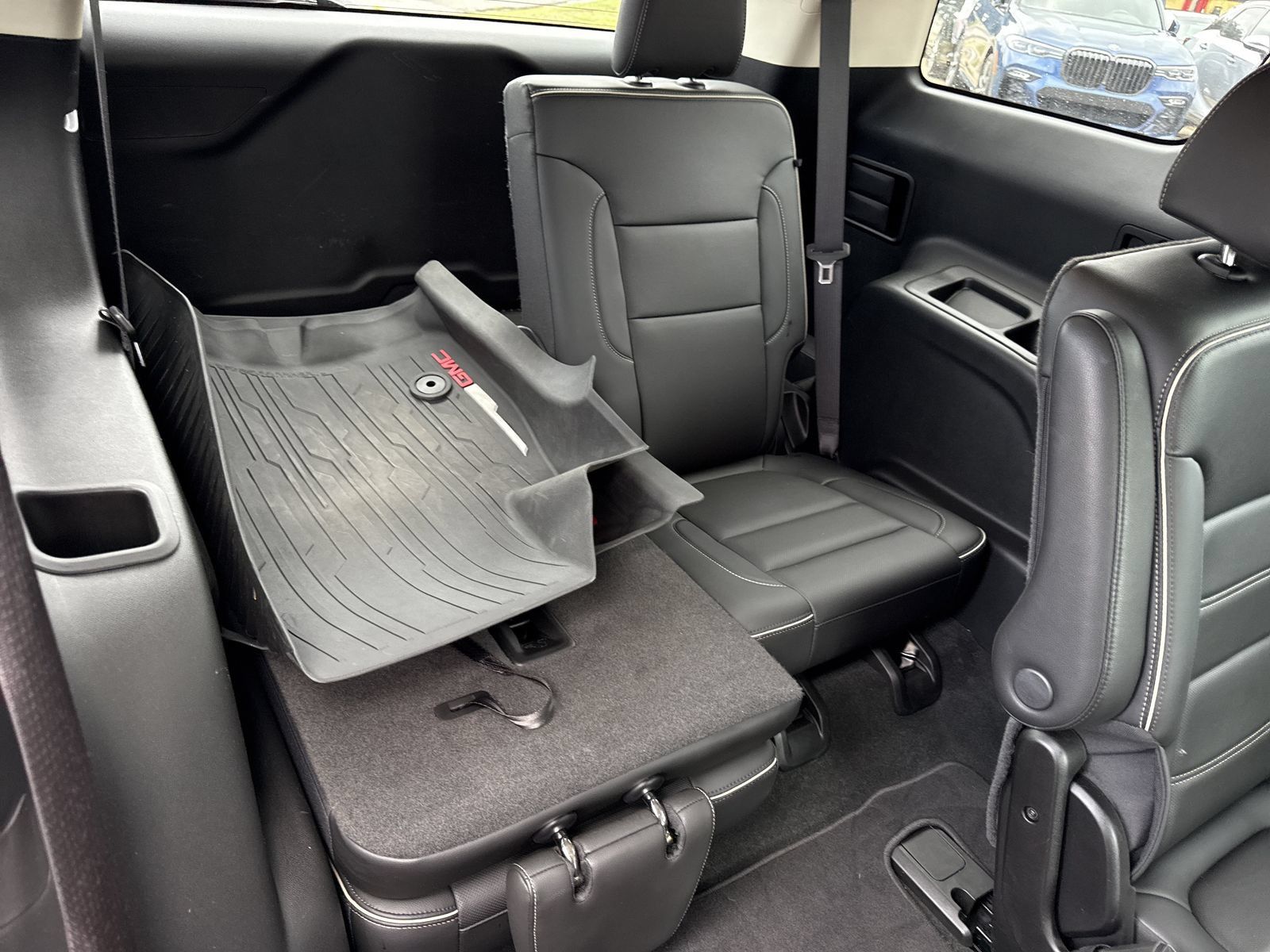 Used 2023 GMC Acadia Denali w/ Denali Ultimate Package FWD image 32
