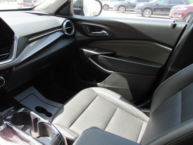 Used 2024 Chevrolet Trax ACTIV w/ Sunroof Package FWD image 23
