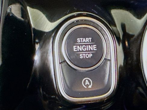 Used 2025 Mercedes-Benz GLA 250 image 21