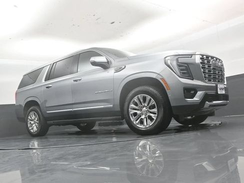 Used 2025 GMC Yukon XL Denali AWD/4WD image 42