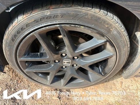Used 2025 Honda Civic Sport image 4