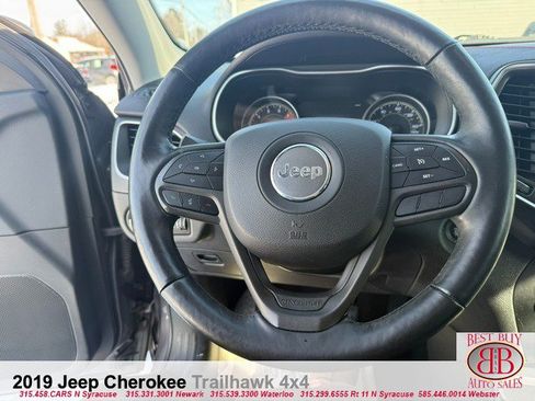 Used 2019 Jeep Cherokee Trailhawk w/ Cold Weather Group AWD/4WD image 14
