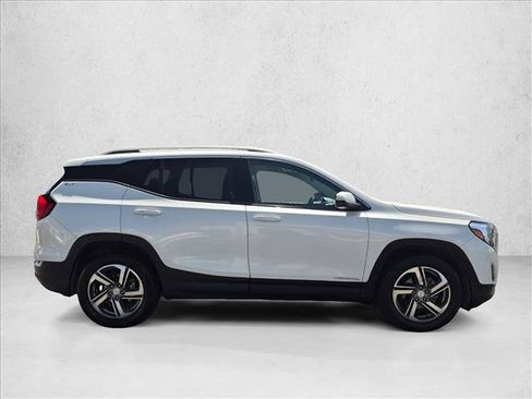 Used 2021 GMC Terrain SLT w/ Infotainment Package II FWD image 4