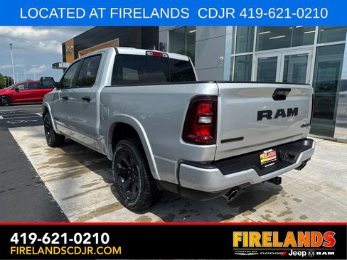 New 2026 RAM 1500 4x4 Crew Cab image 3