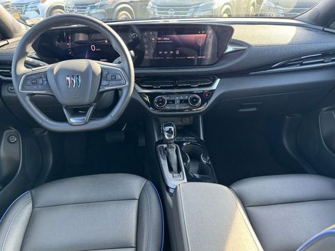 Used 2024 Buick Envista Sport Touring w/ Convenience II Package image 11