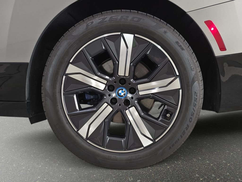 Certified 2024 BMW iX xDrive50 w/ Sport Package AWD/4WD image 32
