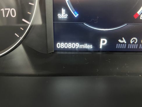 Used 2020 Land Rover Range Rover Velar S image 25