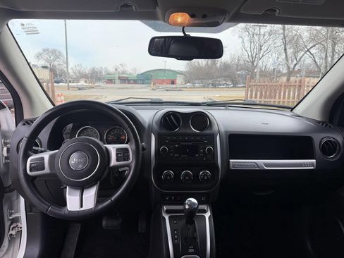 Used 2016 Jeep Compass Latitude image 12