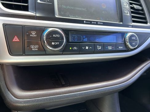 Used 2018 Toyota Highlander Plus image 34