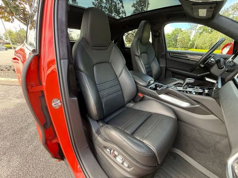 Certified 2020 Porsche Cayenne Turbo AWD/4WD image 21